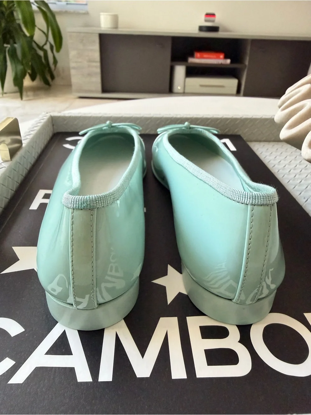 CHANEL MINTY TURQUOISE GREEN PATENT LEATHER WHITE CC CAP TOE BALLET FLATS 37 C